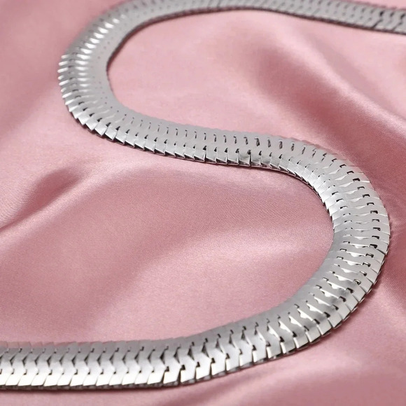 Fish Scale Wide Lay Flat Link Necklace In Stainless Steel. 24" - Picture 2 of 4